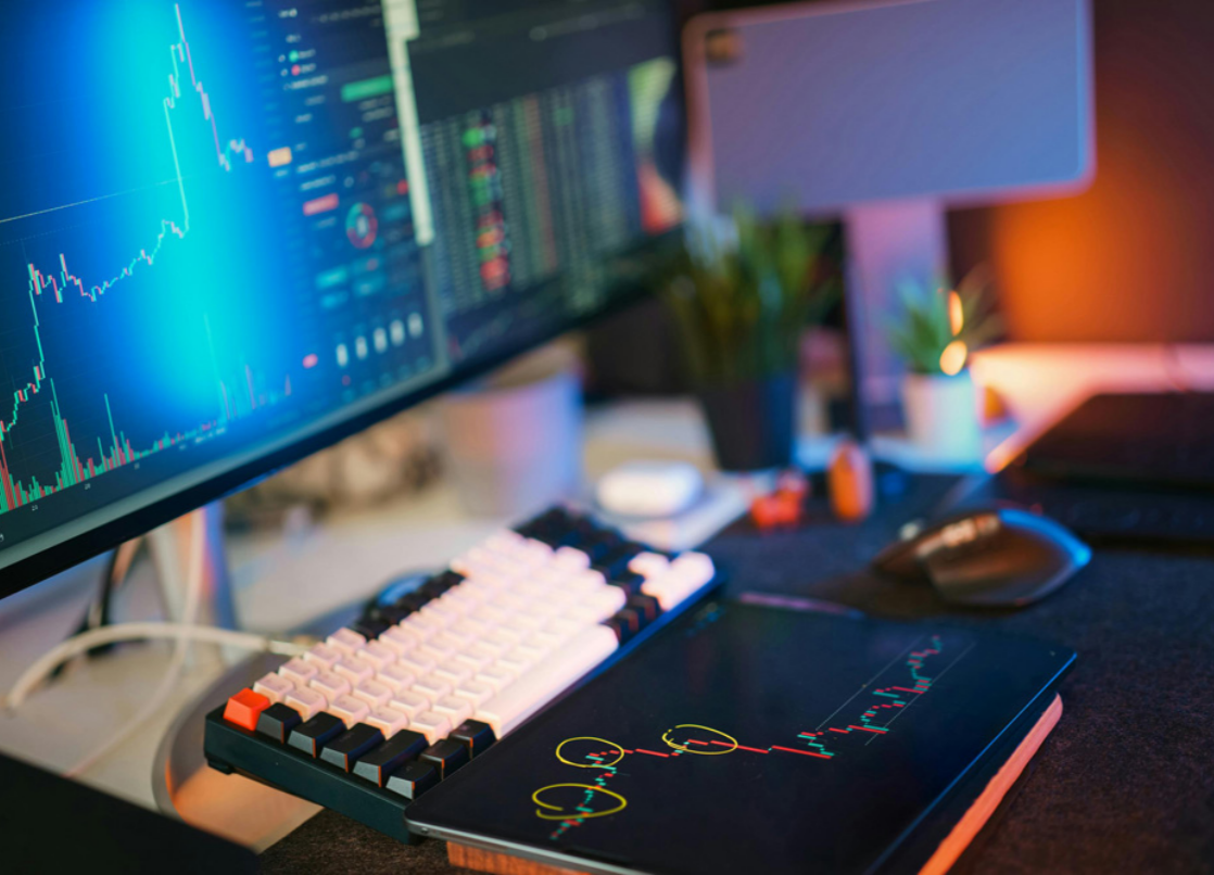 Alt image -https://content.stockstotrade.com/wp-content/uploads/2025/11/dynamic-stock-market-analysis-14.png