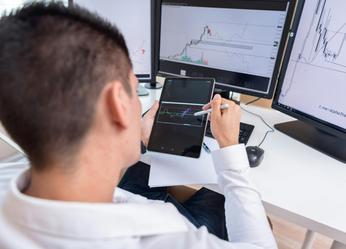 Alt image -https://content.stockstotrade.com/wp-content/uploads/2026/01/dynamic-stock-market-growth-trends-58.png