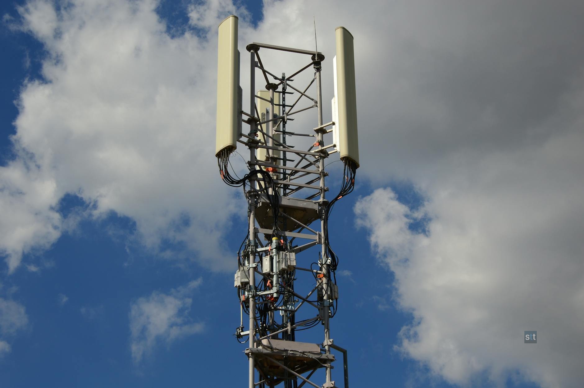 Alt image -https://content.stockstotrade.com/wp-content/uploads/2026/07/eght-rises-as-8x8-inc-launches-small-business-ucaas-push.jpg