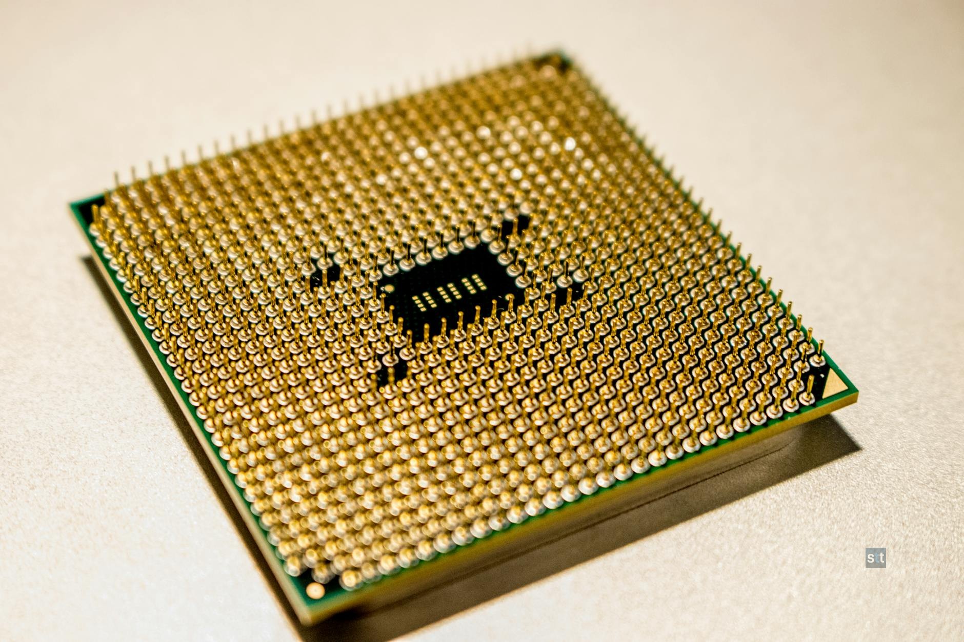 Alt image -https://content.stockstotrade.com/wp-content/uploads/2026/10/amd-stock-rallies-as-ai-demand-supercharges-outlook.jpg