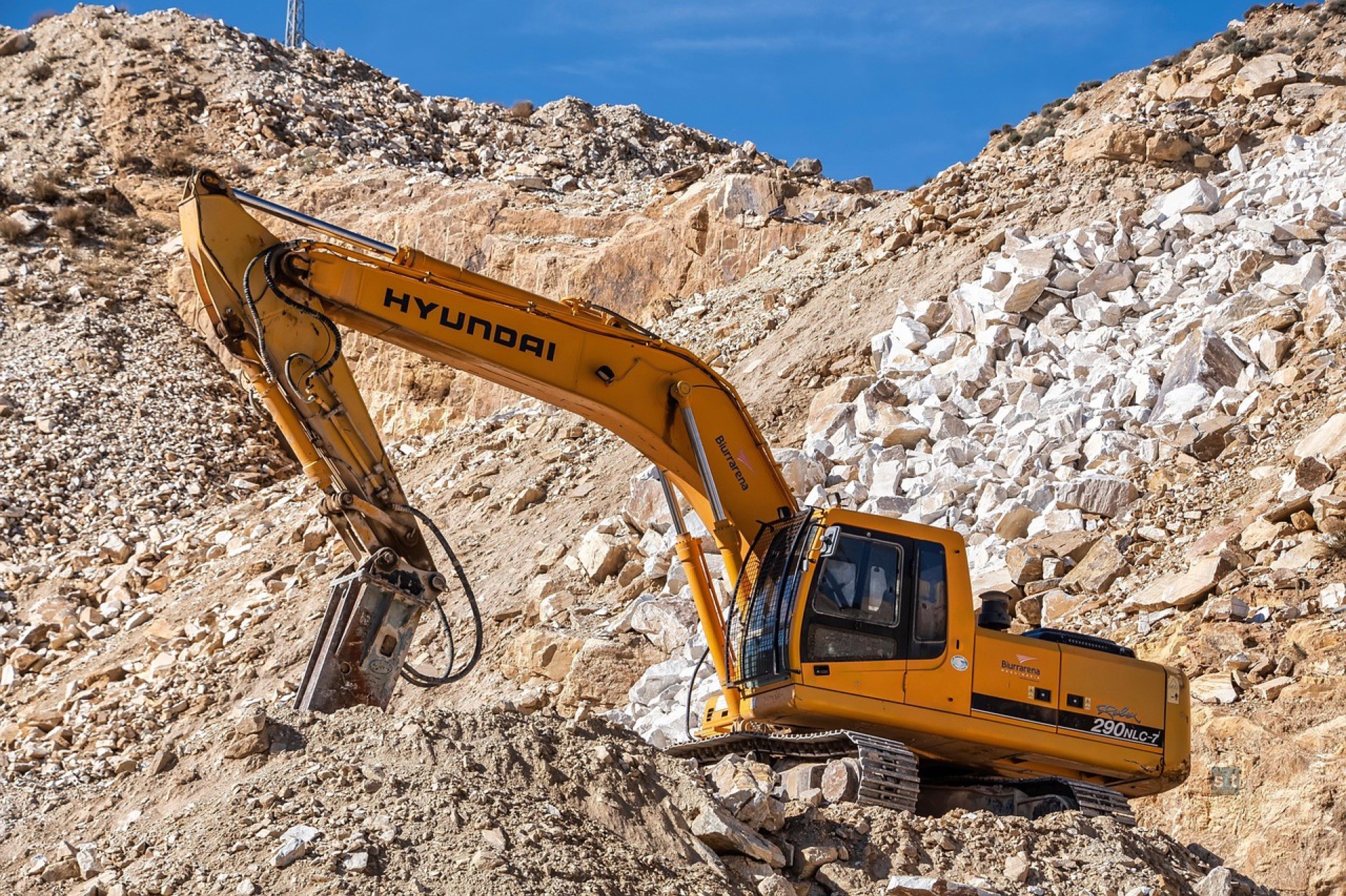 Alt image -https://content.stockstotrade.com/wp-content/uploads/2026/10/cleveland-cliffs-stock-jumps-as-earnings-beat-fuels-2027-hype.jpg