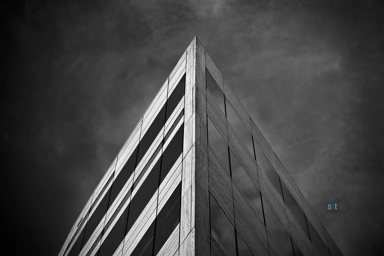 Alt image -https://content.stockstotrade.com/wp-content/uploads/2026/10/costar-group-falls-16-after-disappointing-outlook.webp