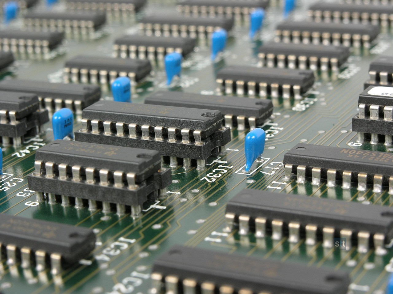 Alt image -https://content.stockstotrade.com/wp-content/uploads/2026/10/xrx-stock-craters-as-guidance-cut-probes-rattle-traders.jpg
